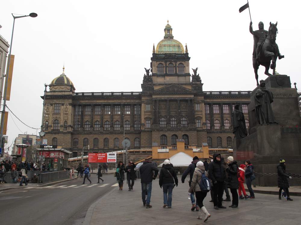 République tcheque, Prague, Statue de Wenzel et musée national